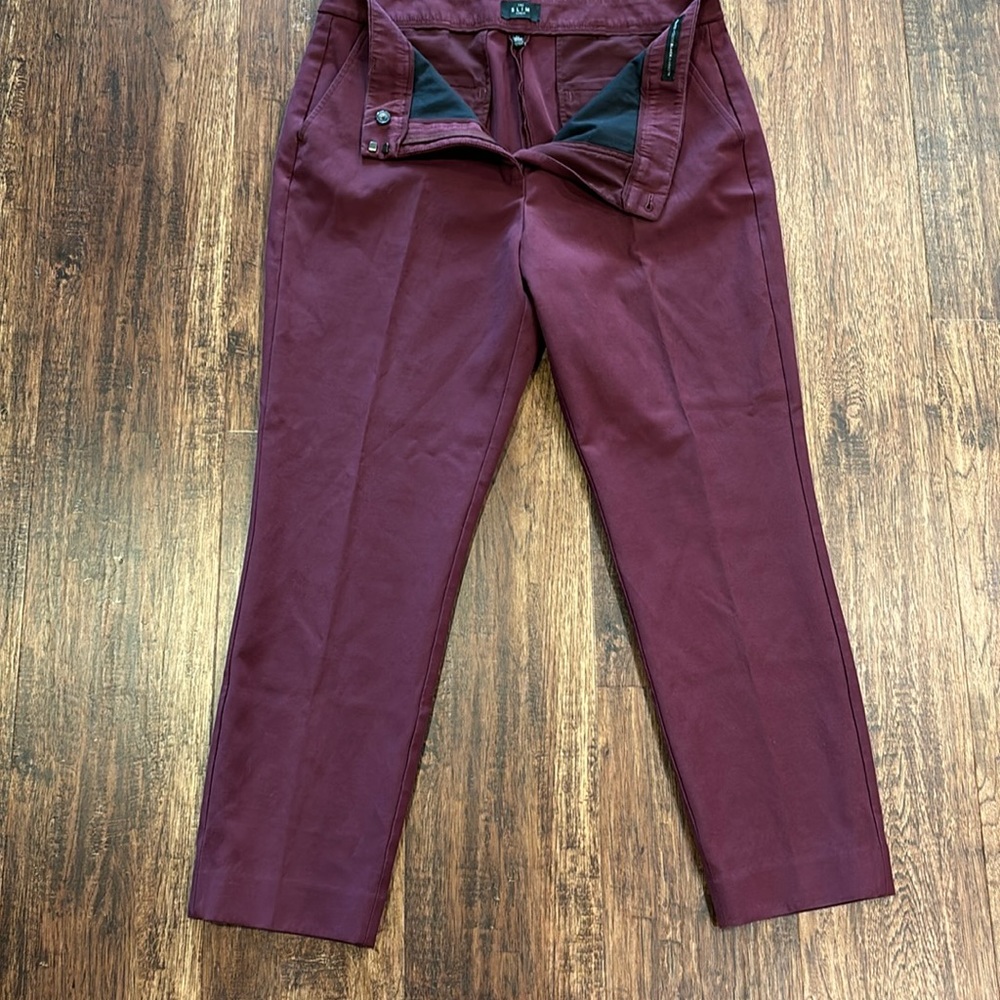 White House Black Market Slim Ankle Women’s Size 14